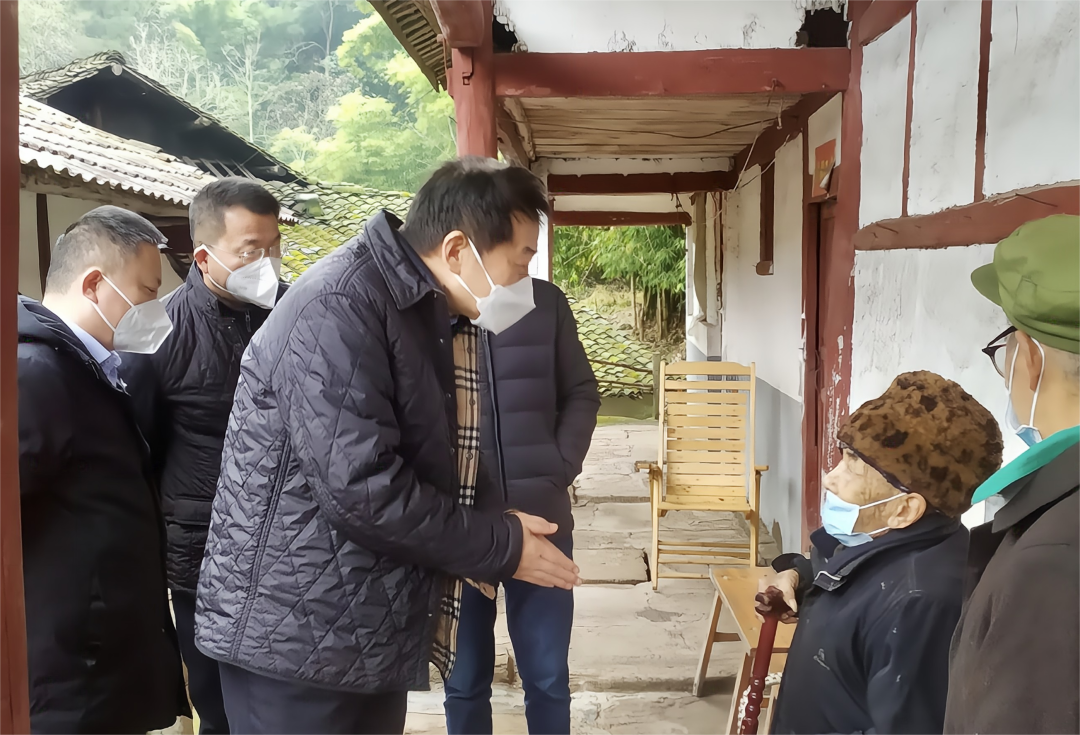 四川省尊龙凯时集团党委书记、董事长任丁率队赴嘉陵区开展帮扶工作